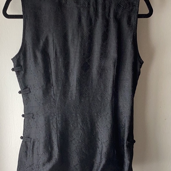 GORGEOUS PURE SILK SLEEVELESS BLOUSE - Picture 3 of 5